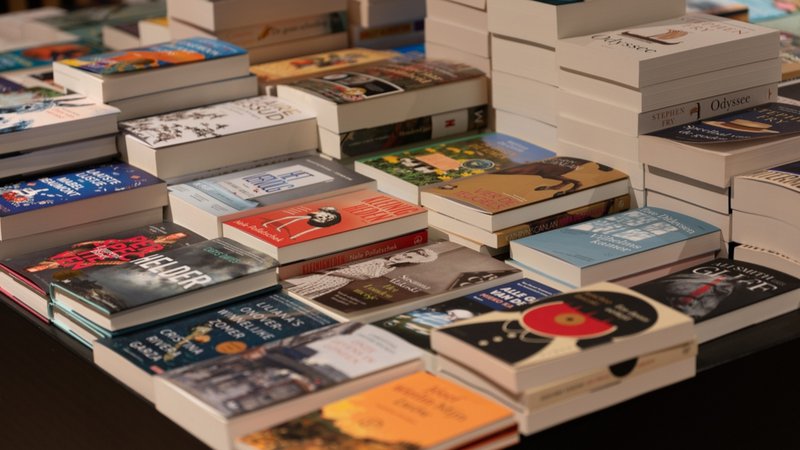 Afzet boeken gedaald, omzet blijft nagenoeg gelijk